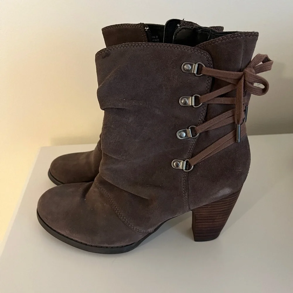 Clark’s tie detail suede booties - Picture 2 of 6